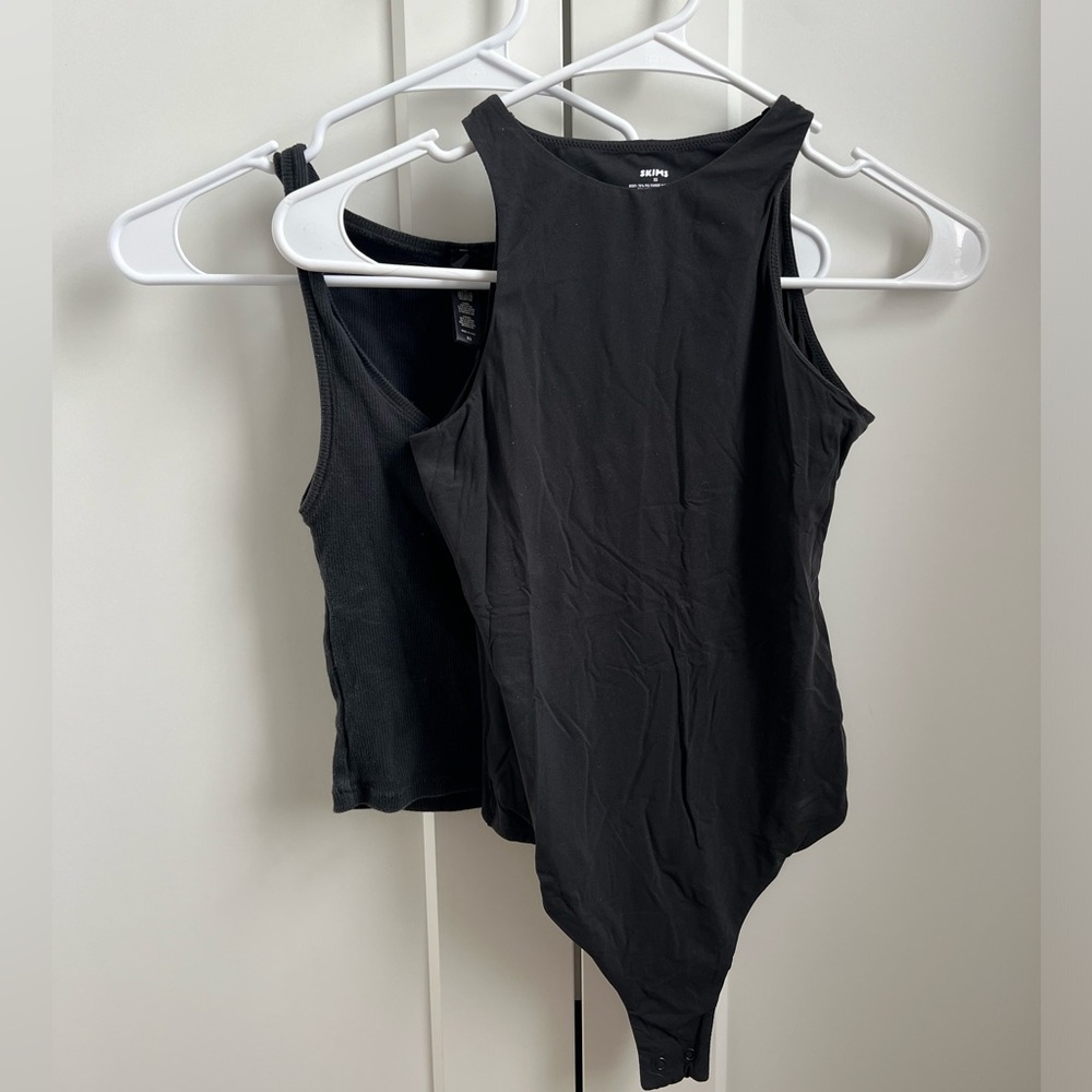 Skims BUNDLE 2 Black Tanks High Neck Bodysuit + Scoop Neck Ribbed Tank XS